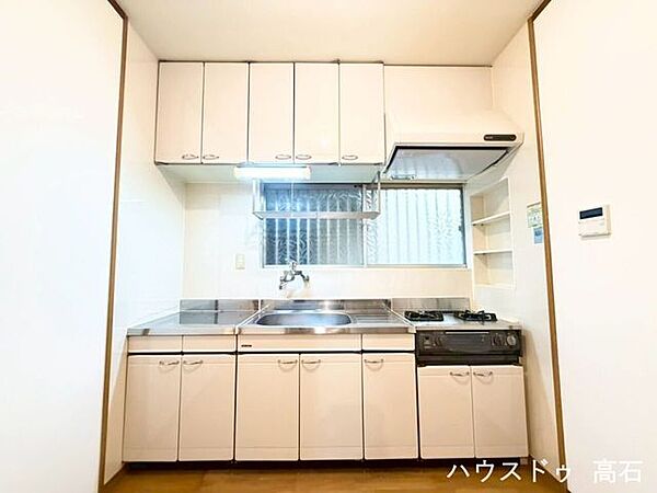 空間全体が明るく、日々の料理も楽しくなる清潔感！