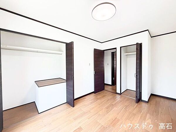 大型収納完備！荷物をすっきり片付けて、広々とした開放感を愉しむ。