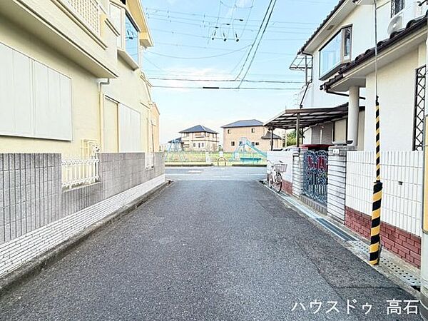 近隣建物との距離が保たれた風通しの良い配棟