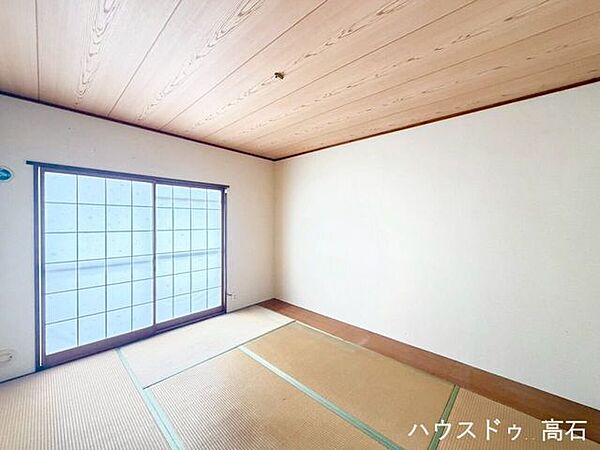 陽当り良好な心地よい和室空間です。