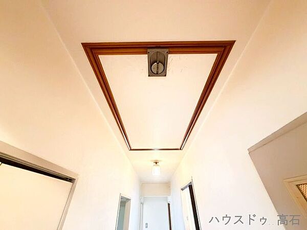 グルニエ（屋根裏収納）