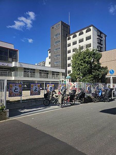 豊里幼稚園 460m