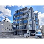 厚別駅より徒歩9分 築6年10ヶ月 5階建の賃貸物件