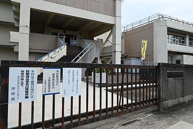 日野市立日野第七小学校 90m