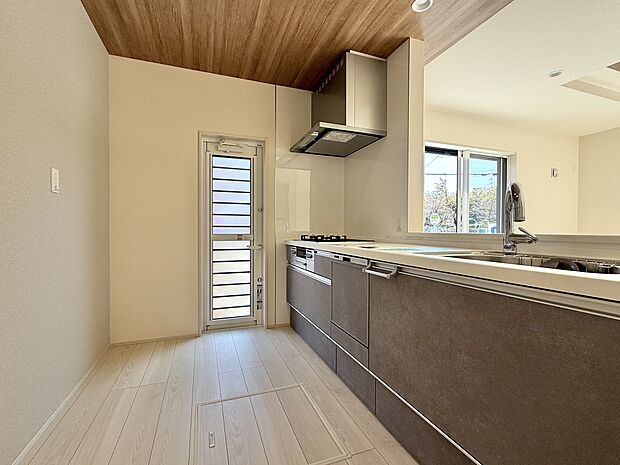 ■キッチン動きやすさを重視したキッチン設計。忙しい朝や夕方の時間帯も、効率よく作業ができます。