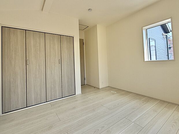 ■洋室寝室や子ども部屋など、ライフスタイルに合わせて使える洋室。家具配置もしやすく、家族の成長に柔軟に対応できます。