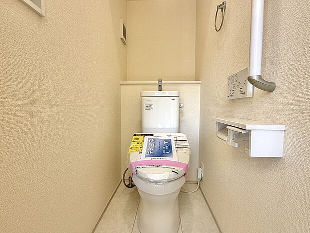 ■ 洗浄機付きトイレ清潔性と快適性を兼ね備えた洗浄機付きトイレ。毎日使う場所だからこそ、使い心地に配慮した設備を採用しています