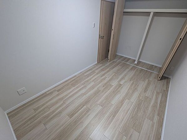自分らしい家具で彩れる、暮らしを楽しむための余白のある部屋。