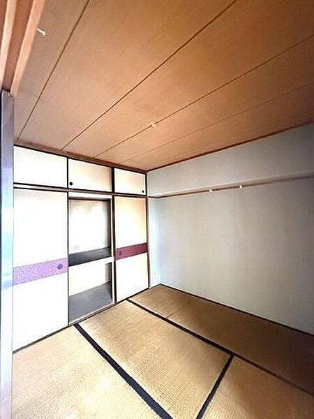 【和室】リビング横の畳スペース