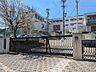周辺：滝川小学校 590m