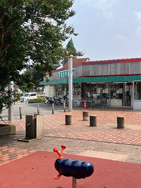 スーパー「スーパーチェーンカワグチ志津店まで979m」