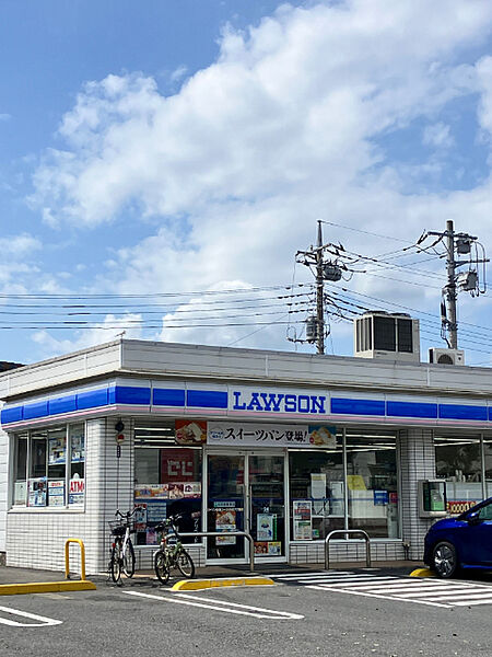 コンビニ「ローソン佐倉ユーカリが丘六丁目店まで1272m」