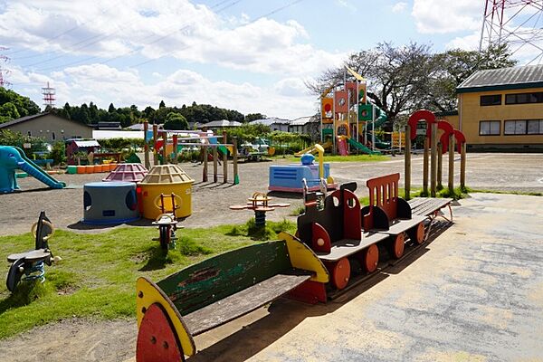 幼稚園、保育園「小竹幼稚園まで231m」