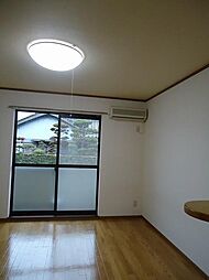 ブルースカイ ワンルームの写真