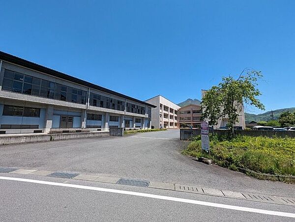 由布市立湯布院中学校 1342m