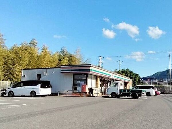 セブン-イレブン　別府竹の内店 955m