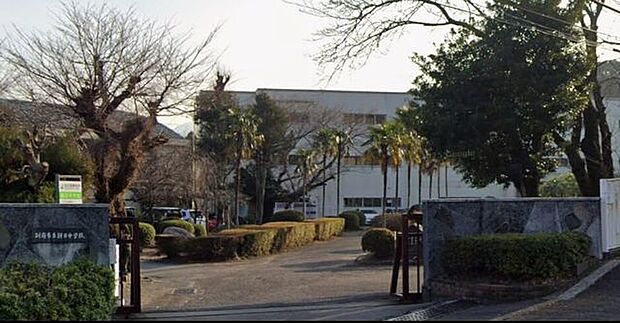 朝日中学校 760m