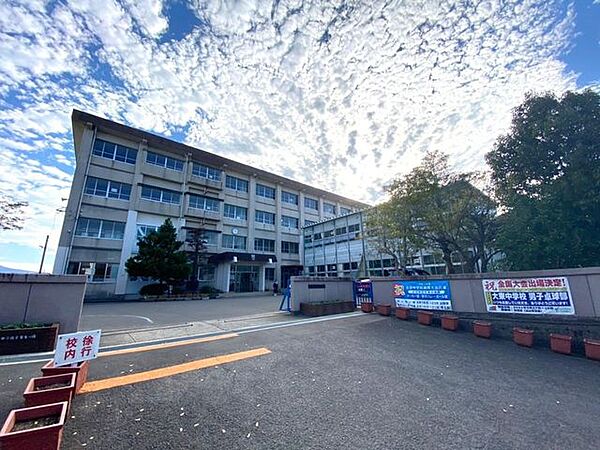 大分市立大東中学校 650m