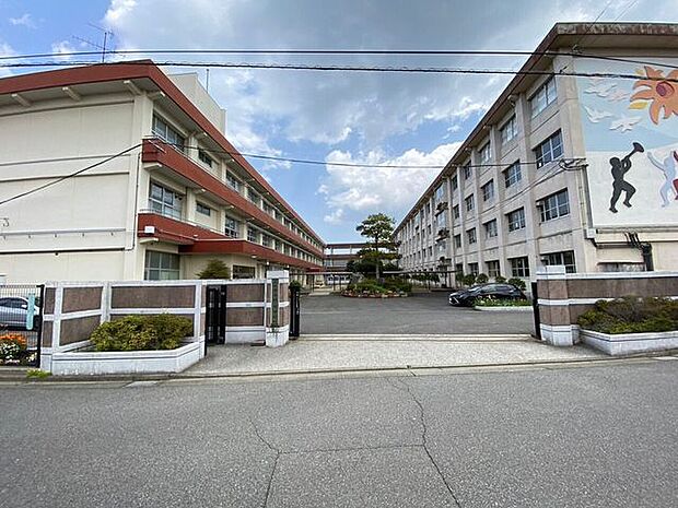 大分市立坂ノ市中学校 650m