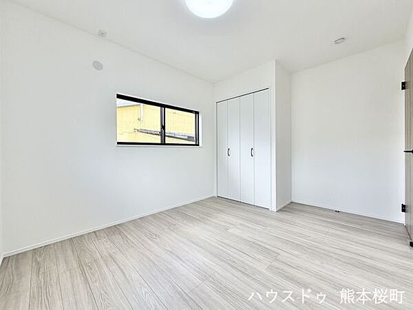 ■6.0帖洋室(1)■寝室、書斎、趣味の部屋。家族の成長やライフスタイルに合わせ、様々な使い方ができる快適な空間です。