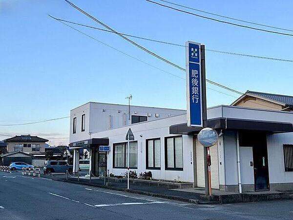 肥後銀行 飽田支店 100m