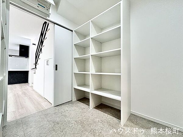 ■暮らしを整える魔法の場所■必要なものを必要な場所に。家全体で考えられた収納計画が、ゆとりある生活を実現します