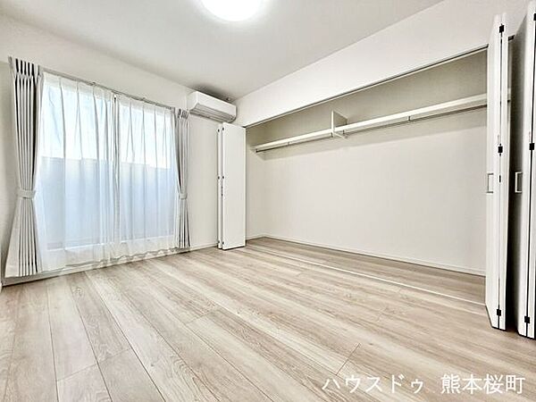 ■2階6帖洋室■心からリラックスできる静けさ、上質な眠りで、毎日をリセットします。明日への活力を養う空間です