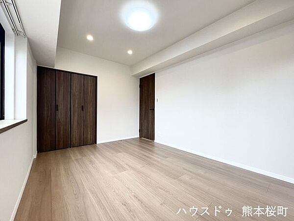 ■2階7.1帖洋室■心からリラックスできる静けさ、上質な眠りで、毎日をリセットします。明日への活力を養う空間です。