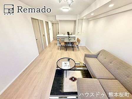 ■家族の笑顔が集う中心地■お気に入りの家具を迎え、窓からは心地の良い光が差し込みます。