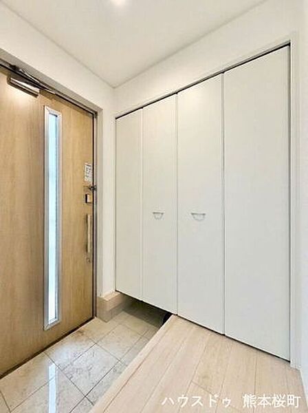 玄関を拡大表示