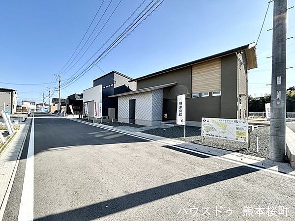 ■□■理想を叶える、新しい暮らしの舞台■□■高いデザイン性と機能性を兼ね備えた住まい。ここで、家族の新しい物語が始まります