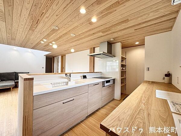■家族の「美味しい」が集まる舞台■高い機能性と美しいデザインを両立。料理する人も、待つ人も、笑顔になれる場所です。