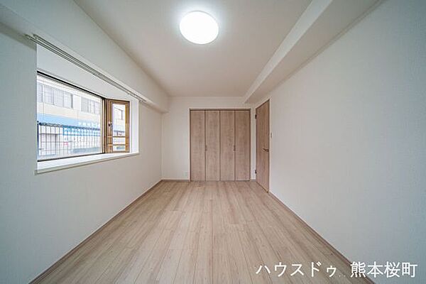 ■洋室(1)■心からリラックスできる静けさ、上質な眠りで、毎日をリセットします。明日への活力を養う空間です。