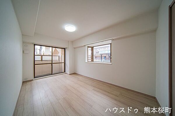 ■洋室(1)■心からリラックスできる静けさ、上質な眠りで、毎日をリセットします。明日への活力を養う空間です。