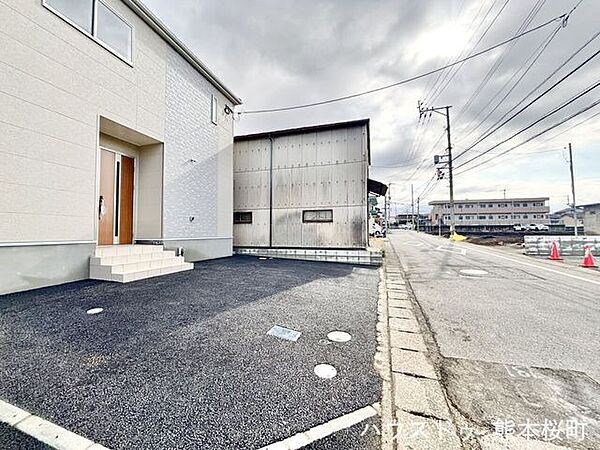 ■理想を叶える新しい暮らしの舞台■高いデザイン性と機能性を兼ね備えた住まい。ここで、家族の新しい物語が始まります。