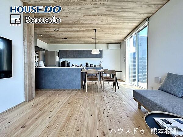 ■家族の笑顔が集う中心地■お気に入りの家具を迎え、窓からは心地の良い光が差し込みます。