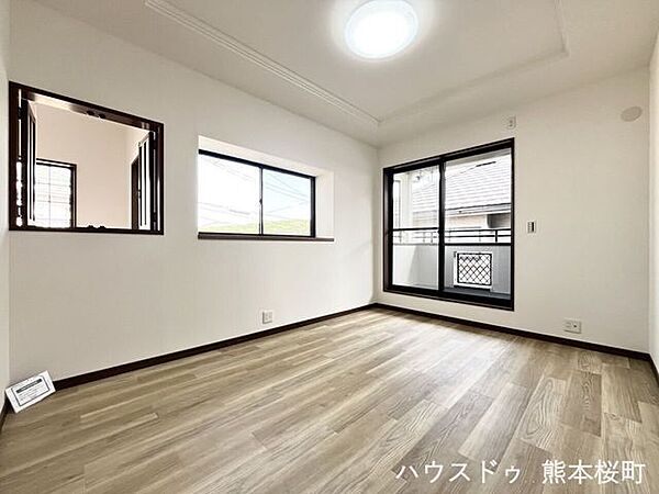 ■2階6帖洋室■心からリラックスできる静けさ、上質な眠りで、毎日をリセットします。明日への活力を養う空間です。
