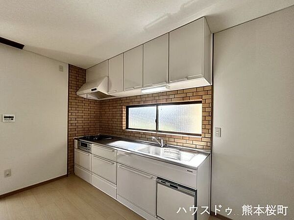 ■家族の「美味しい」が集まる舞台■高い機能性と美しいデザインを両立。料理する人も、待つ人も、笑顔になれる場所です。