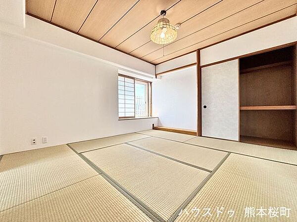 ■8帖和室■ゲストをもてなし、昼寝や家事にも使える、畳のぬくもりが心地よい多目的万能スペース。