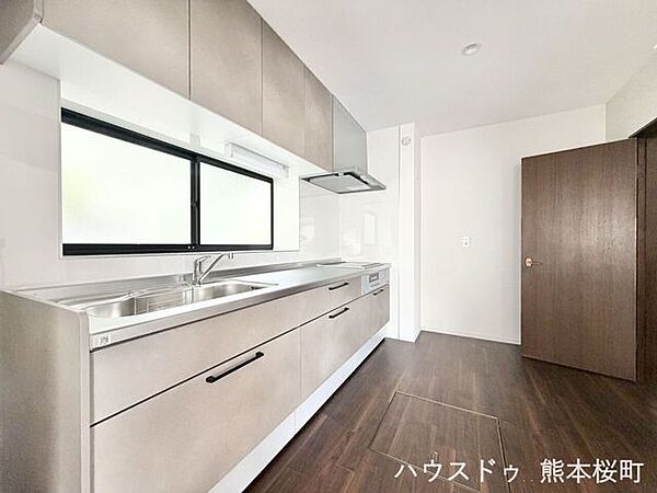 ■家族の「美味しい」が集まる舞台■高い機能性と美しいデザインを両立。料理する人も、待つ人も、笑顔になれる場所です。