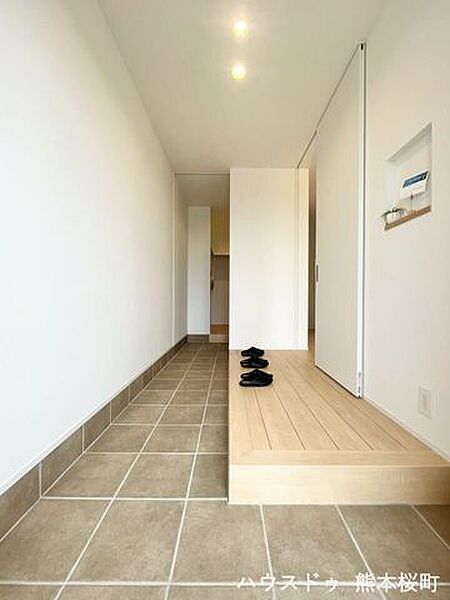 ■「しまう」が叶える美しい玄関■大容量のシューズボックスがあることでいつも整理された、気持ちの良い「家の顔」を保てます。