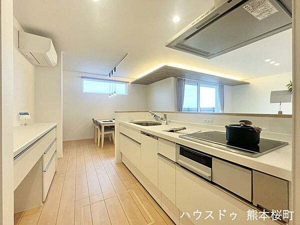 ■家族の「美味しい」が集まる舞台■高い機能性と美しいデザインを両立。料理する人も、待つ人も、笑顔になれる場所です。