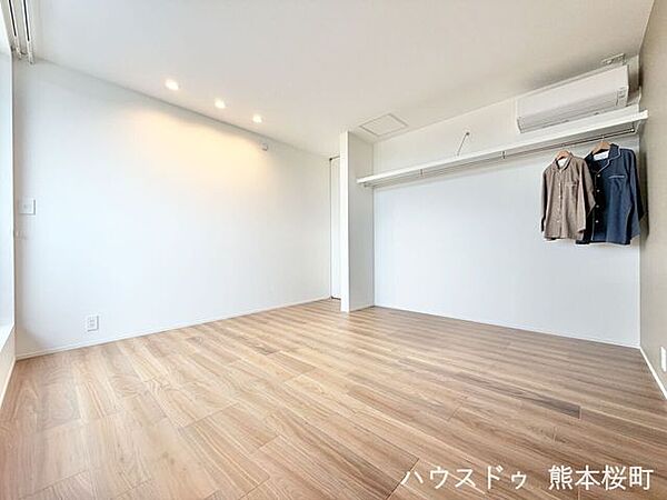 ■2階洋室■心からリラックスできる静けさ、上質な眠りで、毎日をリセットします。明日への活力を養う空間です。