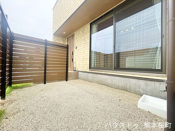 ■遊びと安らぎの多目的空間■子どもが安全に遊べ、ペットと触れ合い、大人も自然に癒やされる、暮らしを彩るスペースです。