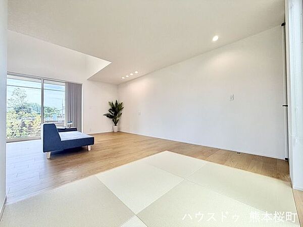 ■1階3.02帖畳スペース■ゲストをもてなし、昼寝や家事にも使える、畳のぬくもりが心地よい多目的万能スペース。