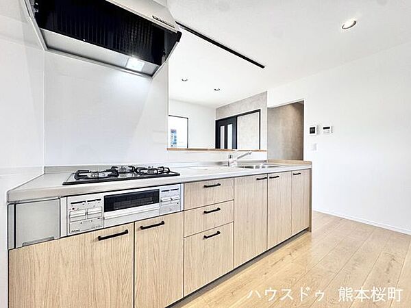 ■家族の「美味しい」が集まる舞台■高い機能性と美しいデザインを両立。料理する人も、待つ人も、笑顔になれる場所です。