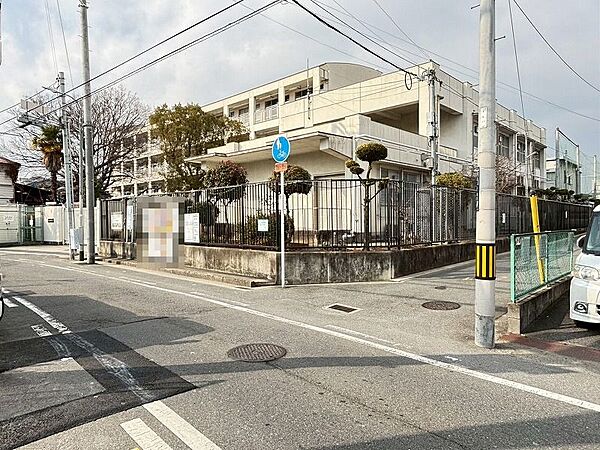 弥栄小学校までとほ９分