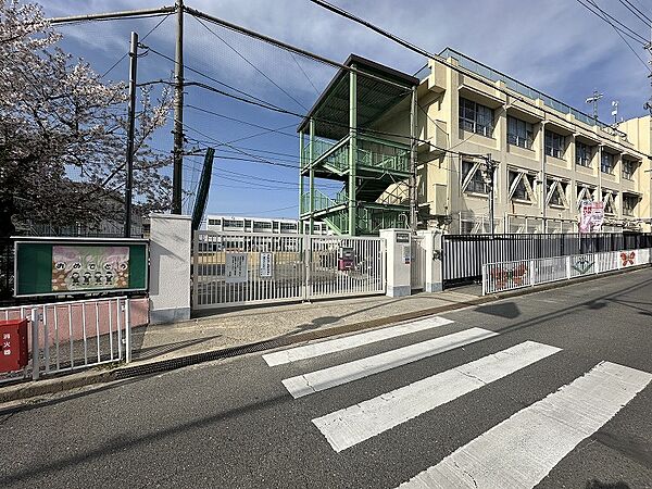 東大阪市立枚岡西小学校：850ｍ