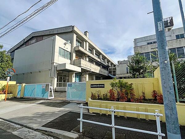当知中学校 900m