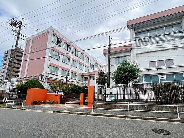 港西小学校 460m